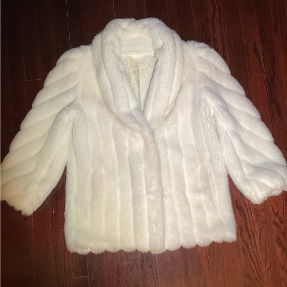 Mirage outerwear white faux fur jacket size medium - Picture 11 of 14